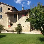 Rustikale Eleganz Mit Blick Auf Umbrische Landschaft By Interhome Daire *