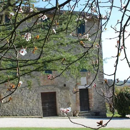 Rustikale Eleganz Mit Blick Auf Umbrische Landschaft By Interhome * ペルージャ