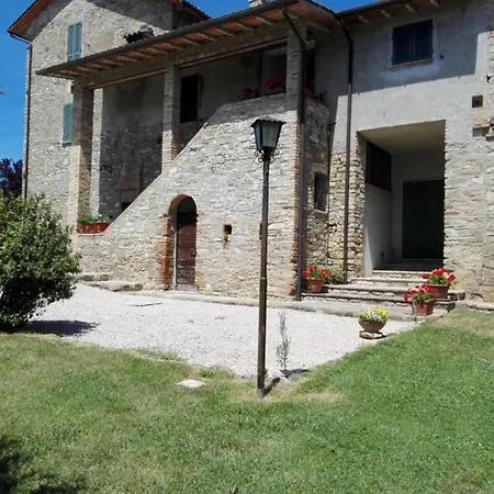 Rustikale Eleganz Mit Blick Auf Umbrische Landschaft By Interhome *