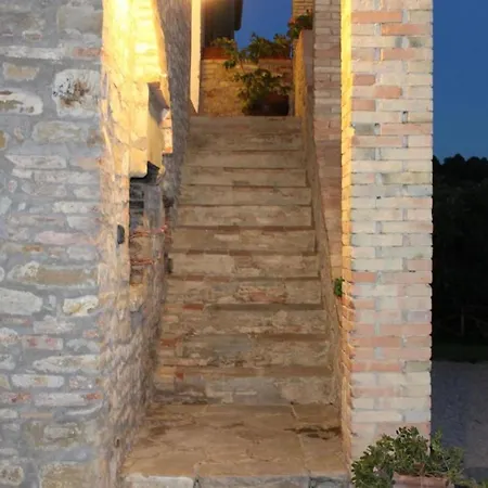 Rustikale Eleganz Mit Blick Auf Umbrische Landschaft By Interhome Apartamento