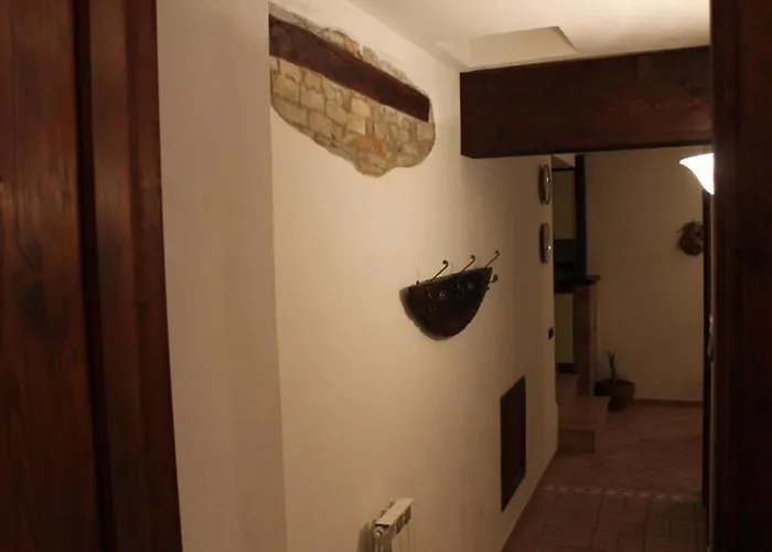 Rustikale Eleganz Mit Blick Auf Umbrische Landschaft By Interhome Daire